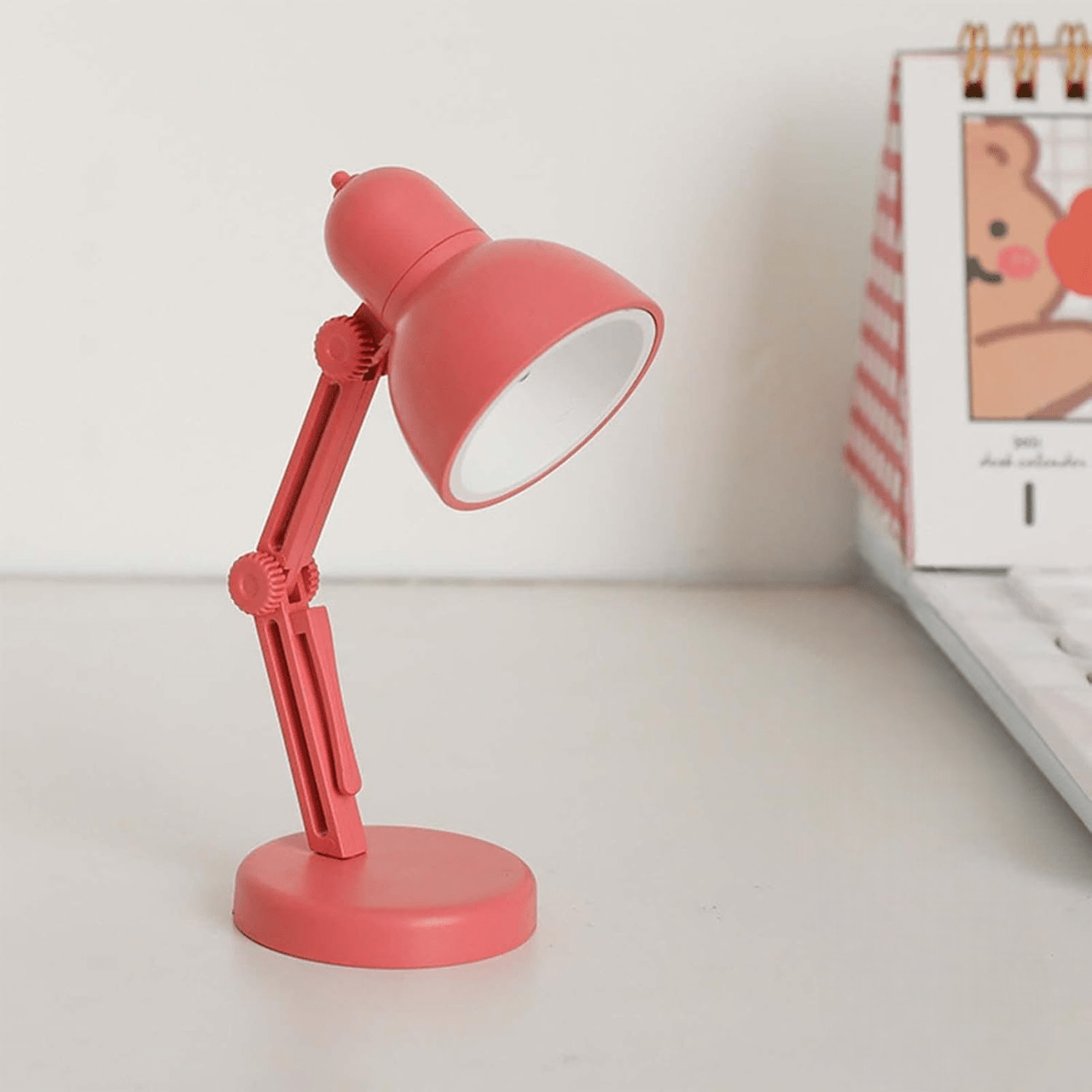 Lampe à Livre - MiniTableLamp™ - Rose Rouge - Arts du rangement