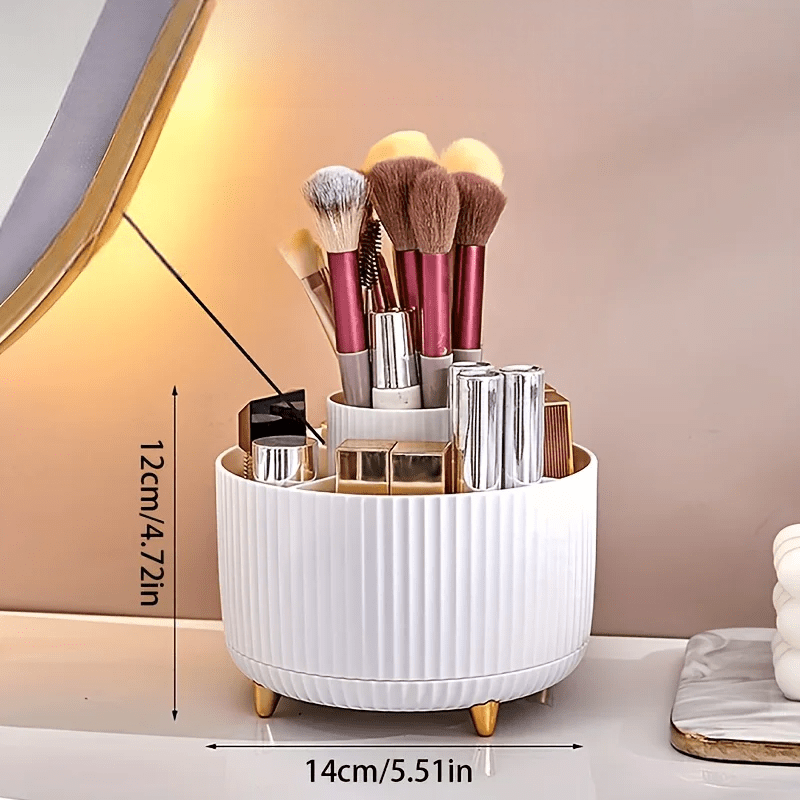 Organisateur bureau blanc sur espace de travail épuré
 - Arts du rangement